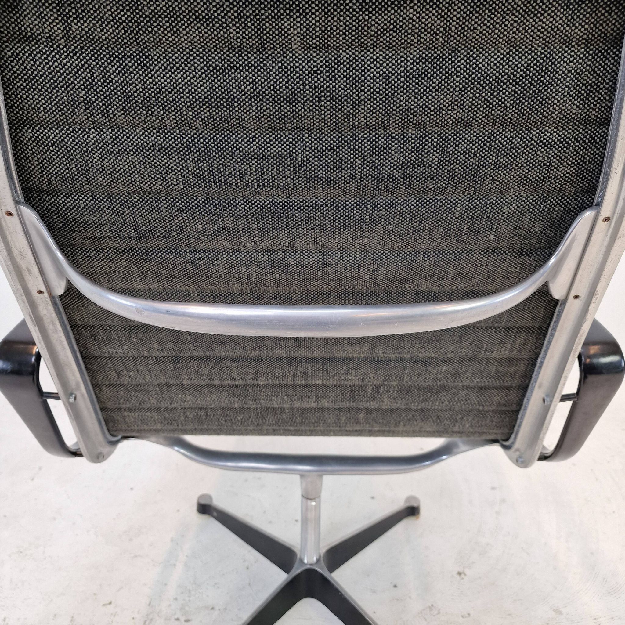 Chaise modèle EA 116 par Eames pour Herman Miller, 1960