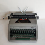 Functional portable typewriter , Royal