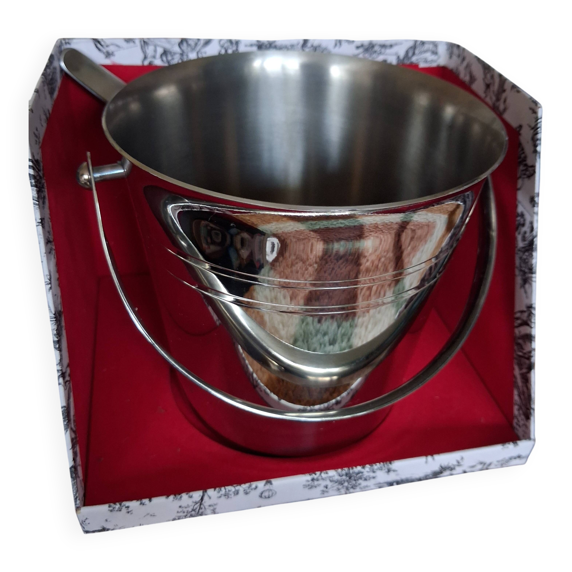 Full set vintage ice bucket by Guy Degrenne