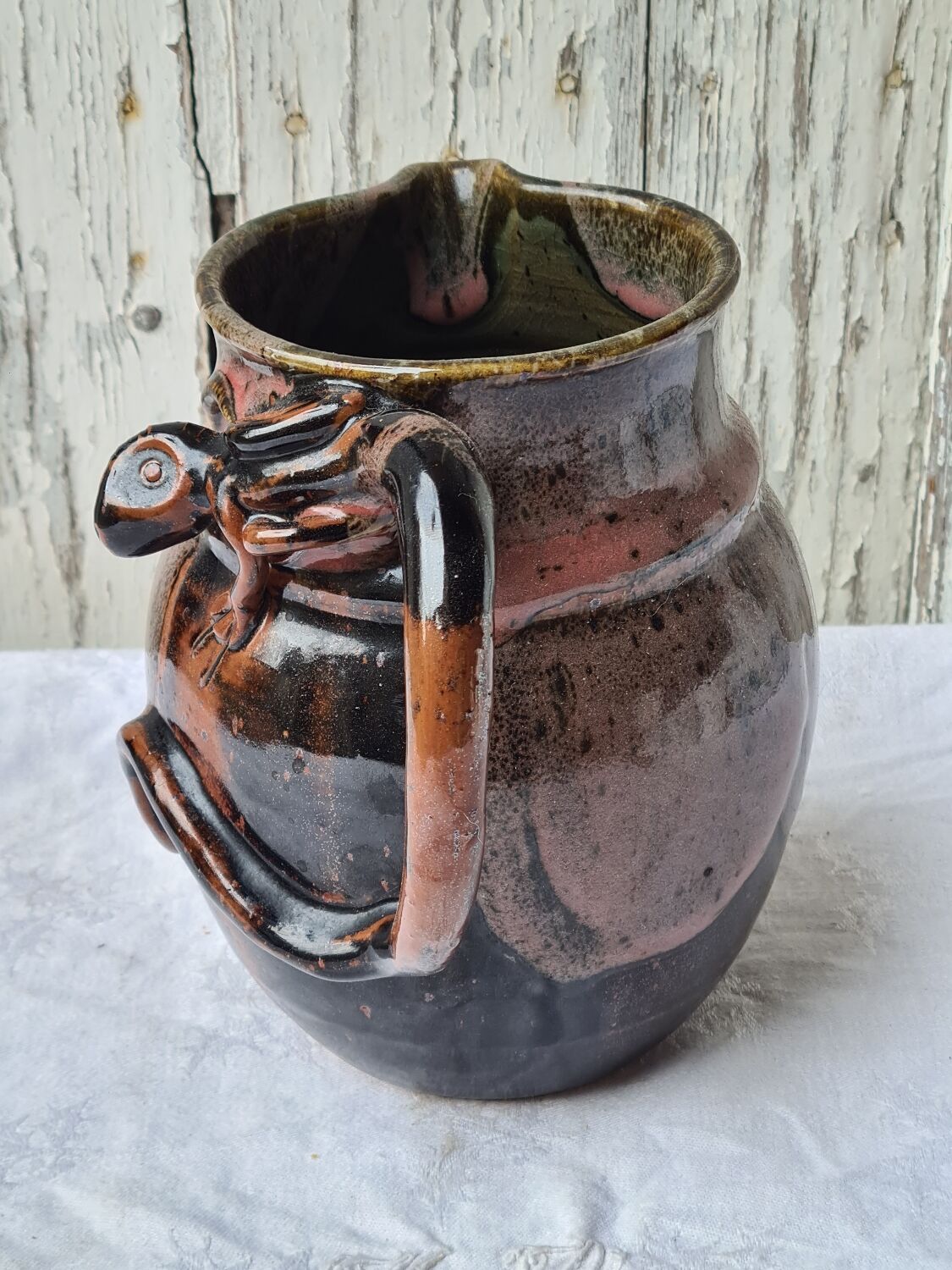 Pitcher sandstone buckle salamander