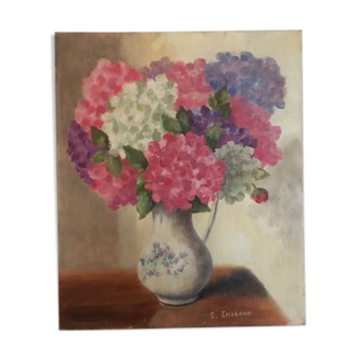 Table signed bouquet of hydrangeas