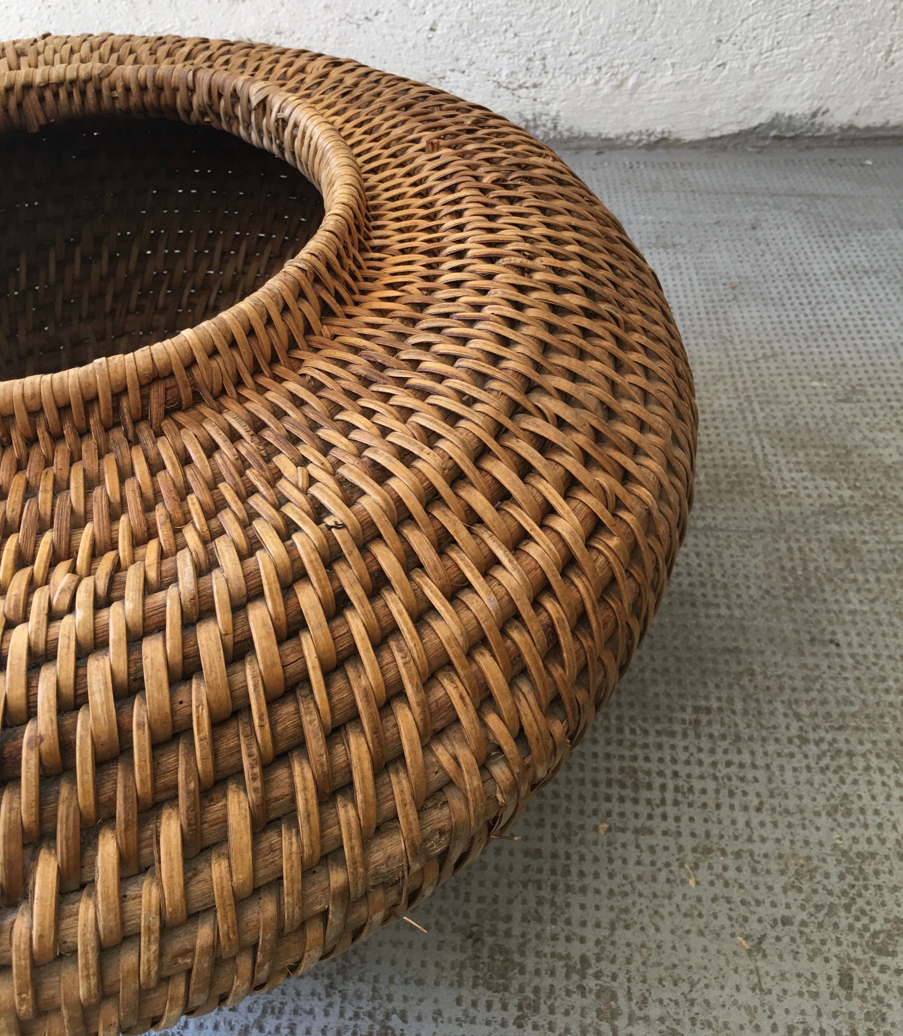 Basket in rattan