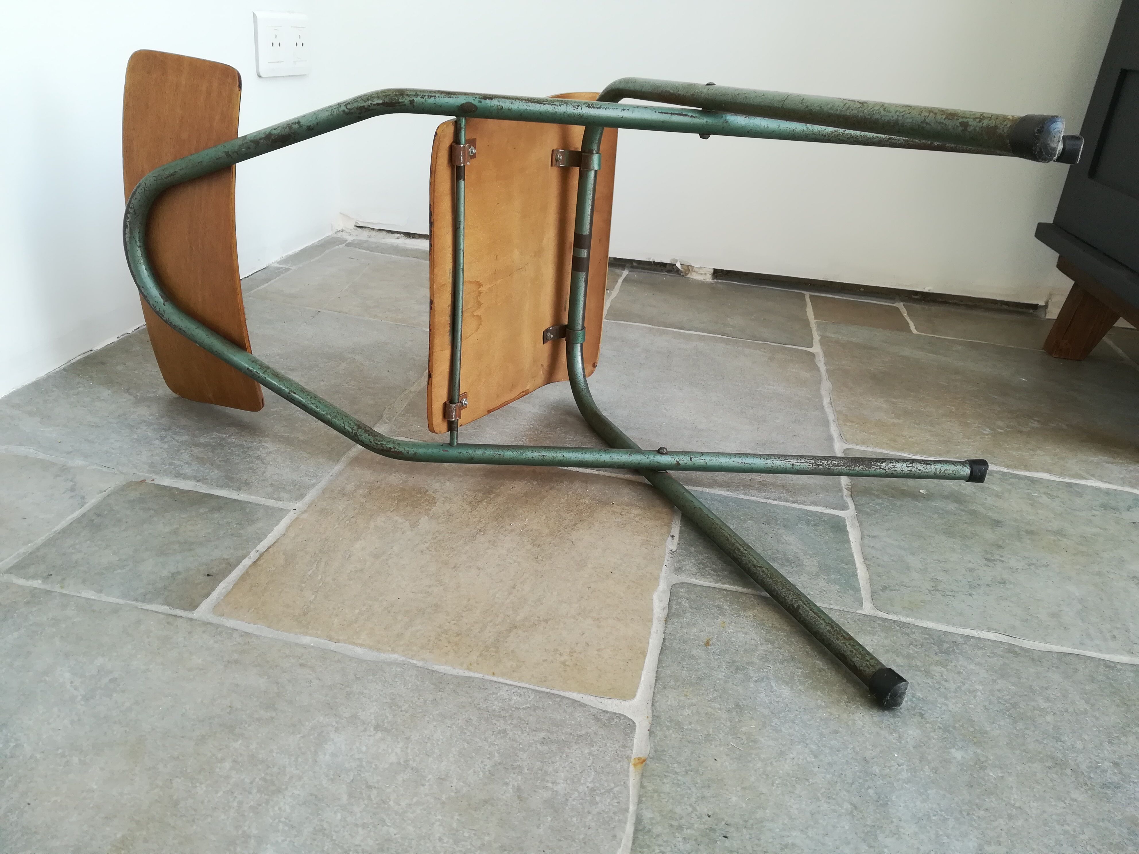Chaise industrielle enfant