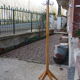 Porte manteau perroquet pieds compas