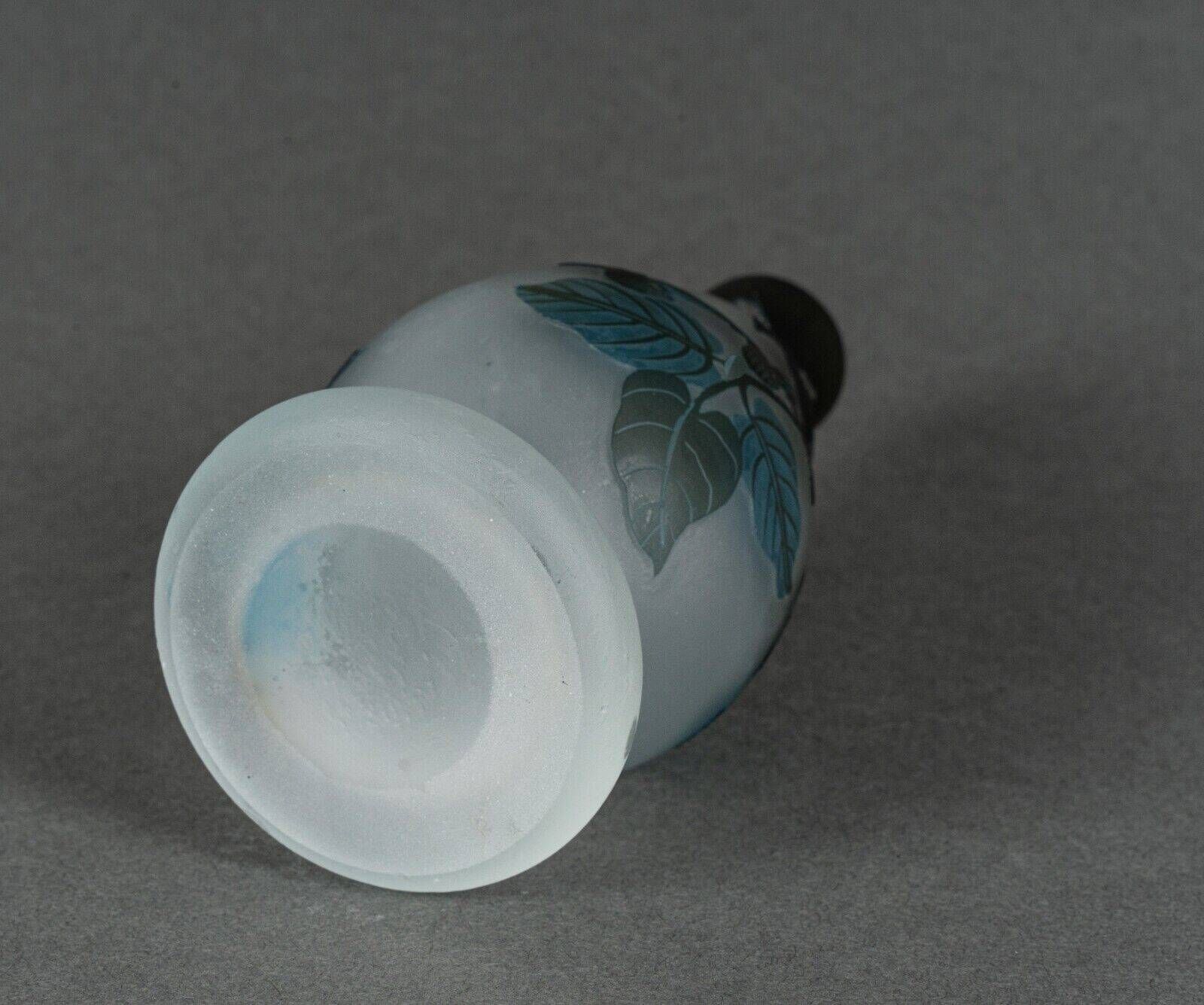 Vase in glass paste Muller Frères Lunéville foot shower floral decor