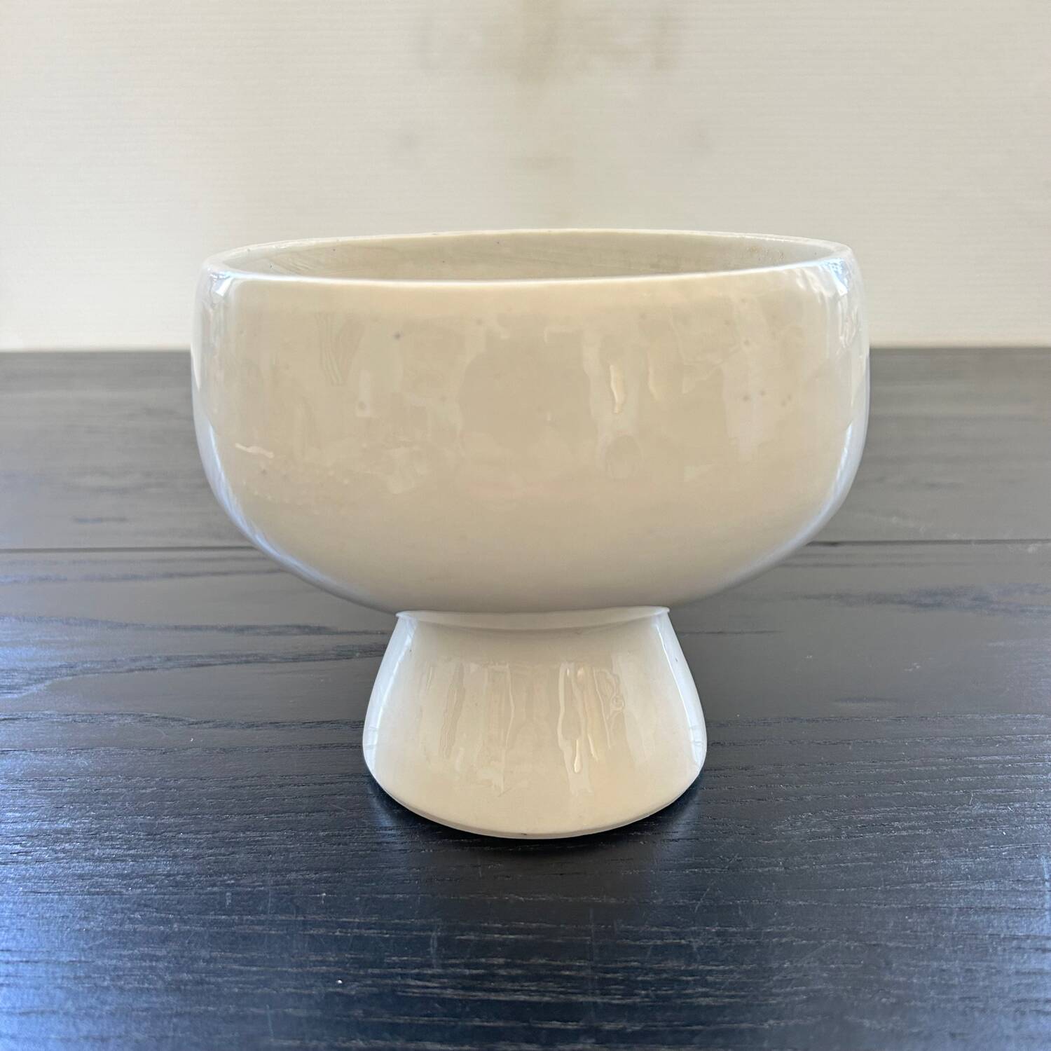 White Scandinavian plant pot