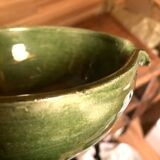 Bowl in green glazed earth