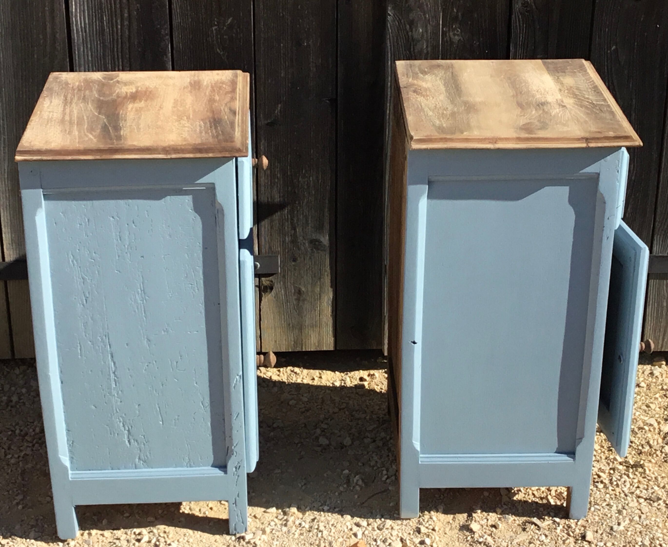 Pair of walnut bedsides from the 1950s patinated in lectoure blue