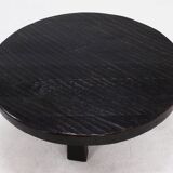 Table basse ronde à trépied brutaliste en chêne massif teinté des années 1970