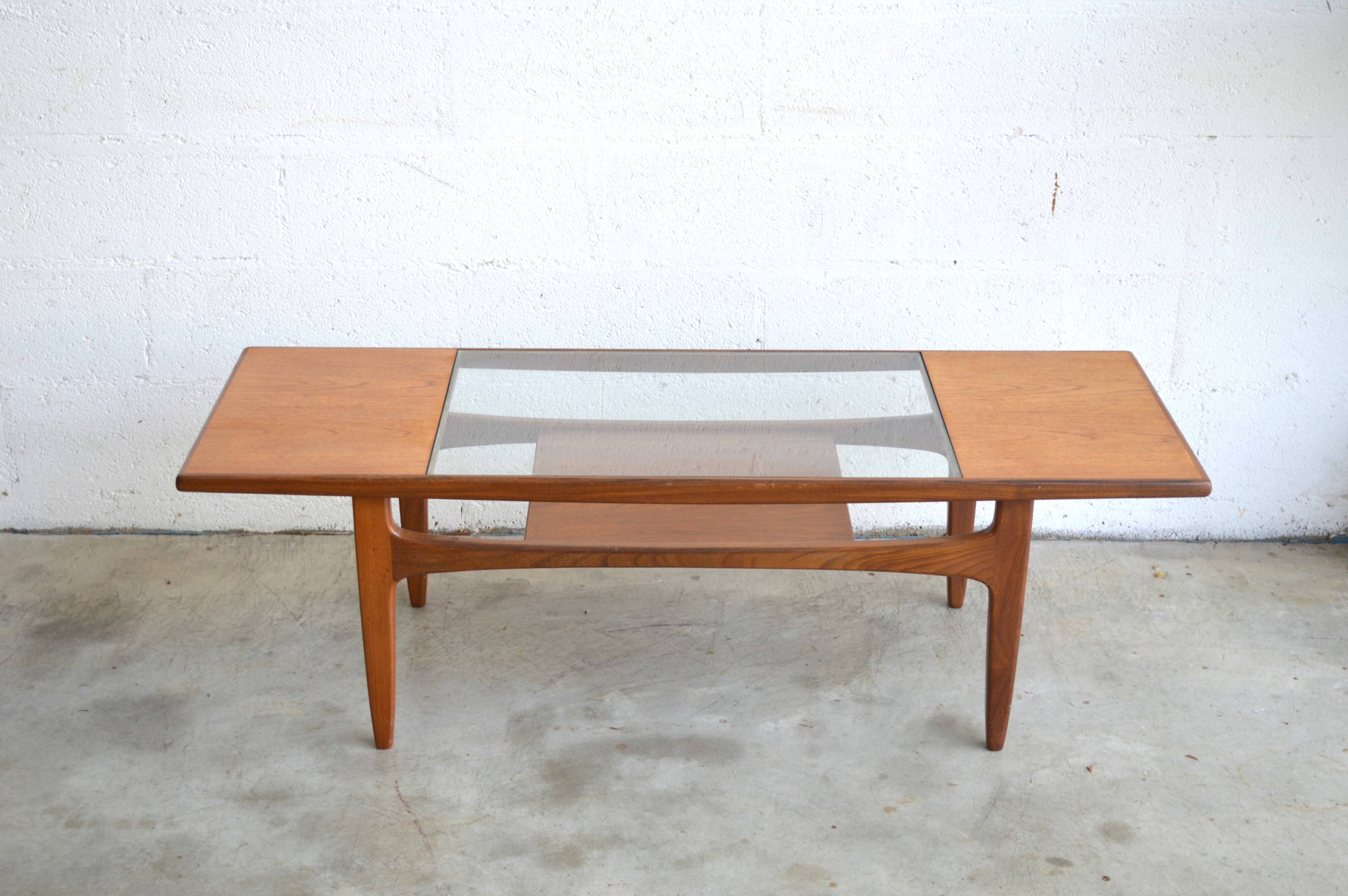 Table basse par G-plan plateau verre 136 cm