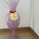 Vase en opaline mauve