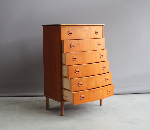 Commode haute avec 6 tiroirs