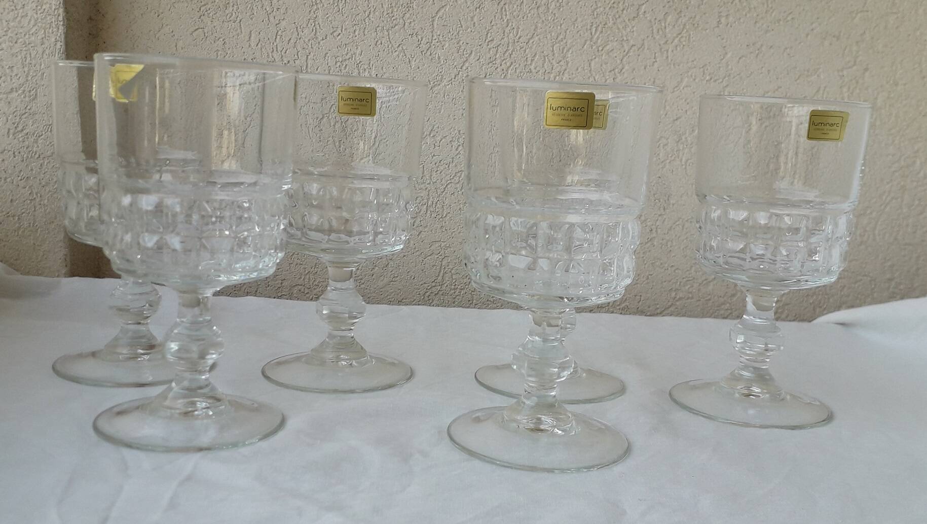6 stemmed glasses