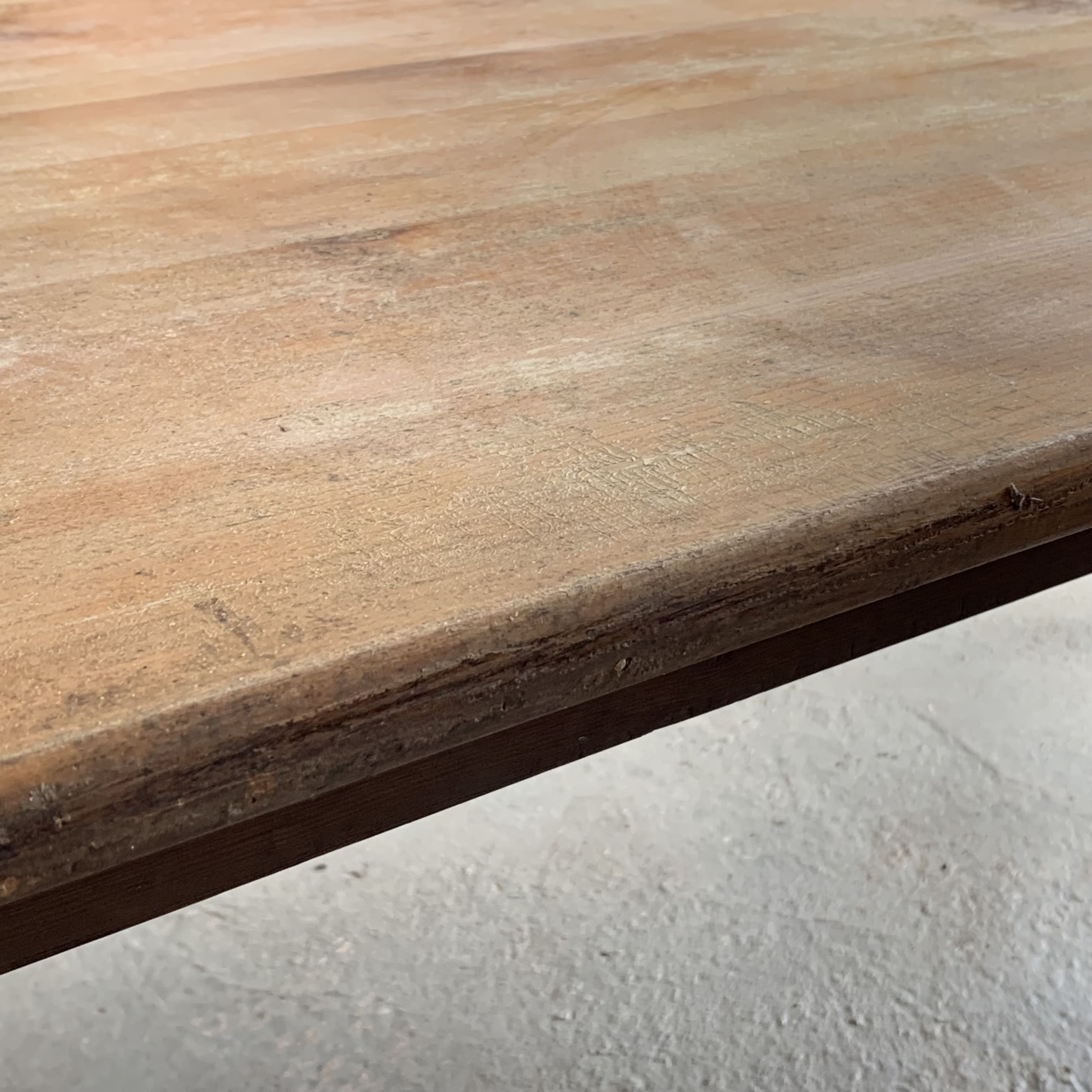 Farmhouse table - 2m10 long