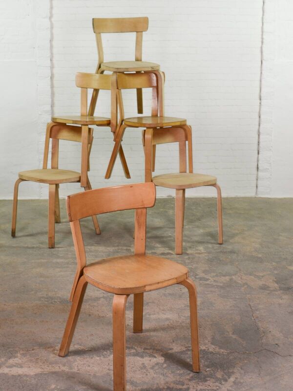 Rare ensemble de 6 chaises Alvar Aalto modèle 69 pour Artek