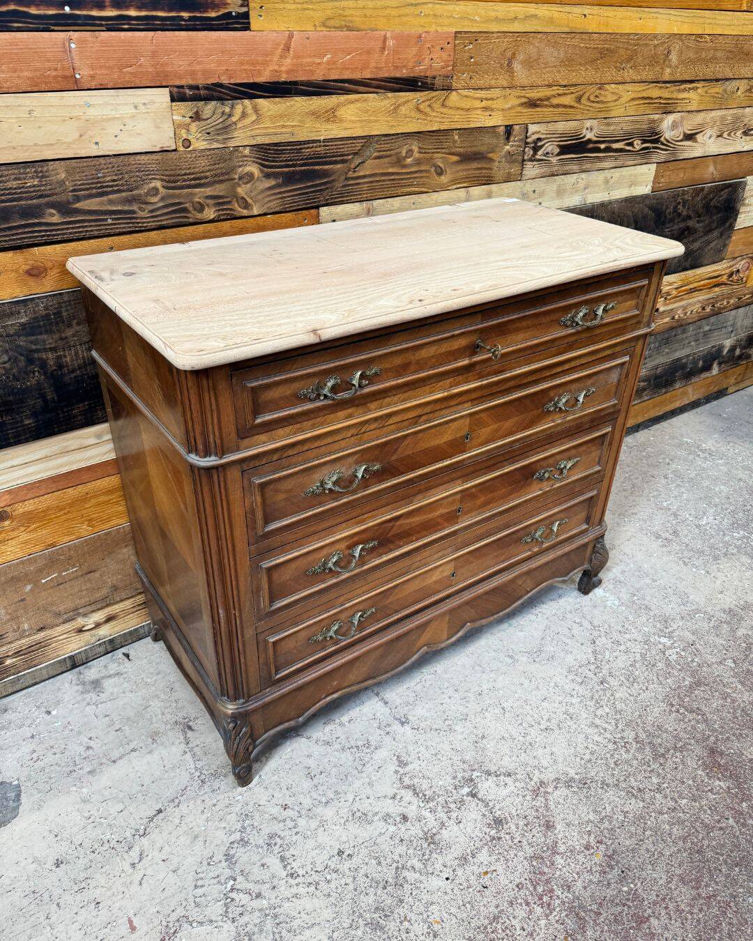 Commode de style Louis XV