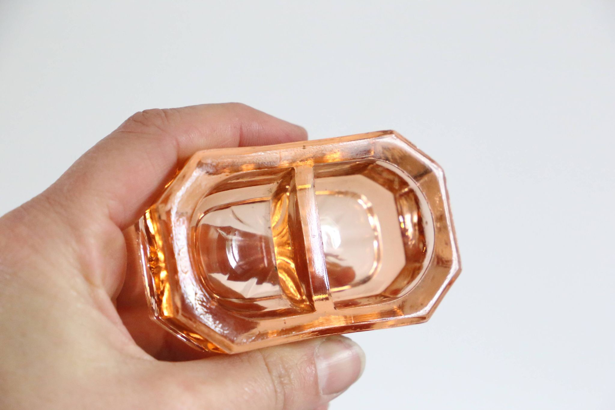 Serviteur Sel Poivre en verre rose, vintage français, authentique