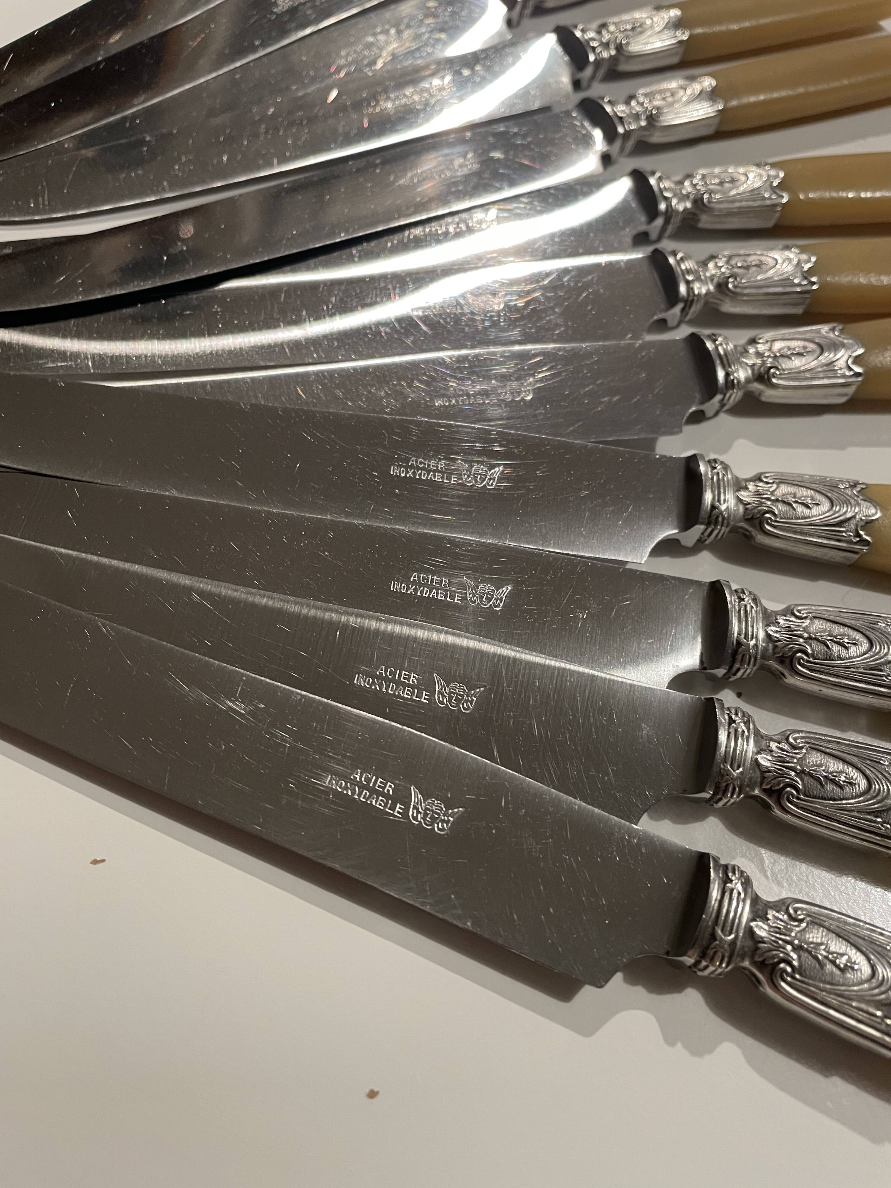 Bakelite handle knives from the 1950s