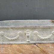 Jardinière en fonte grise