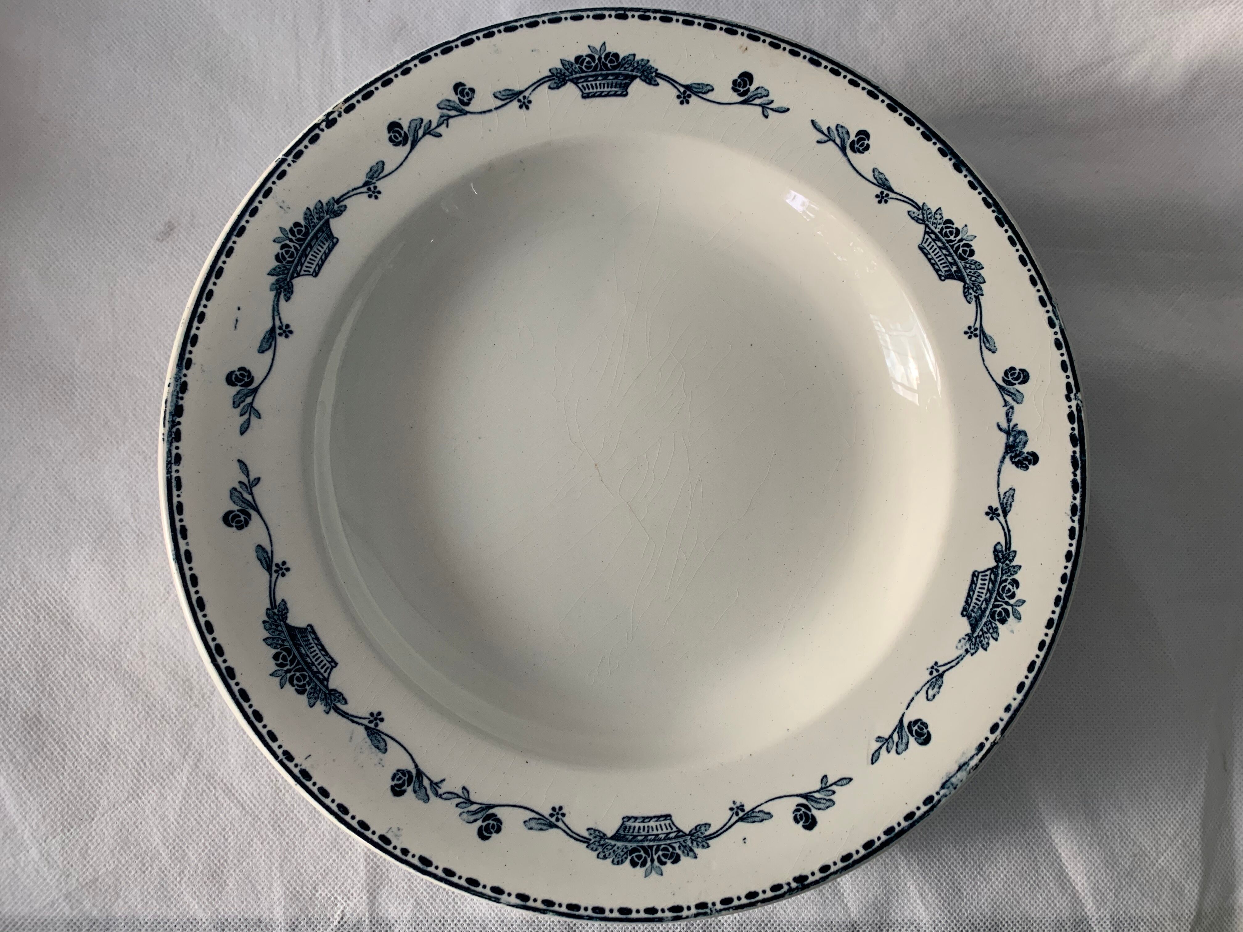 Lot of 8 flat plates and 8 hollow plates in ancient blue salins earthenware