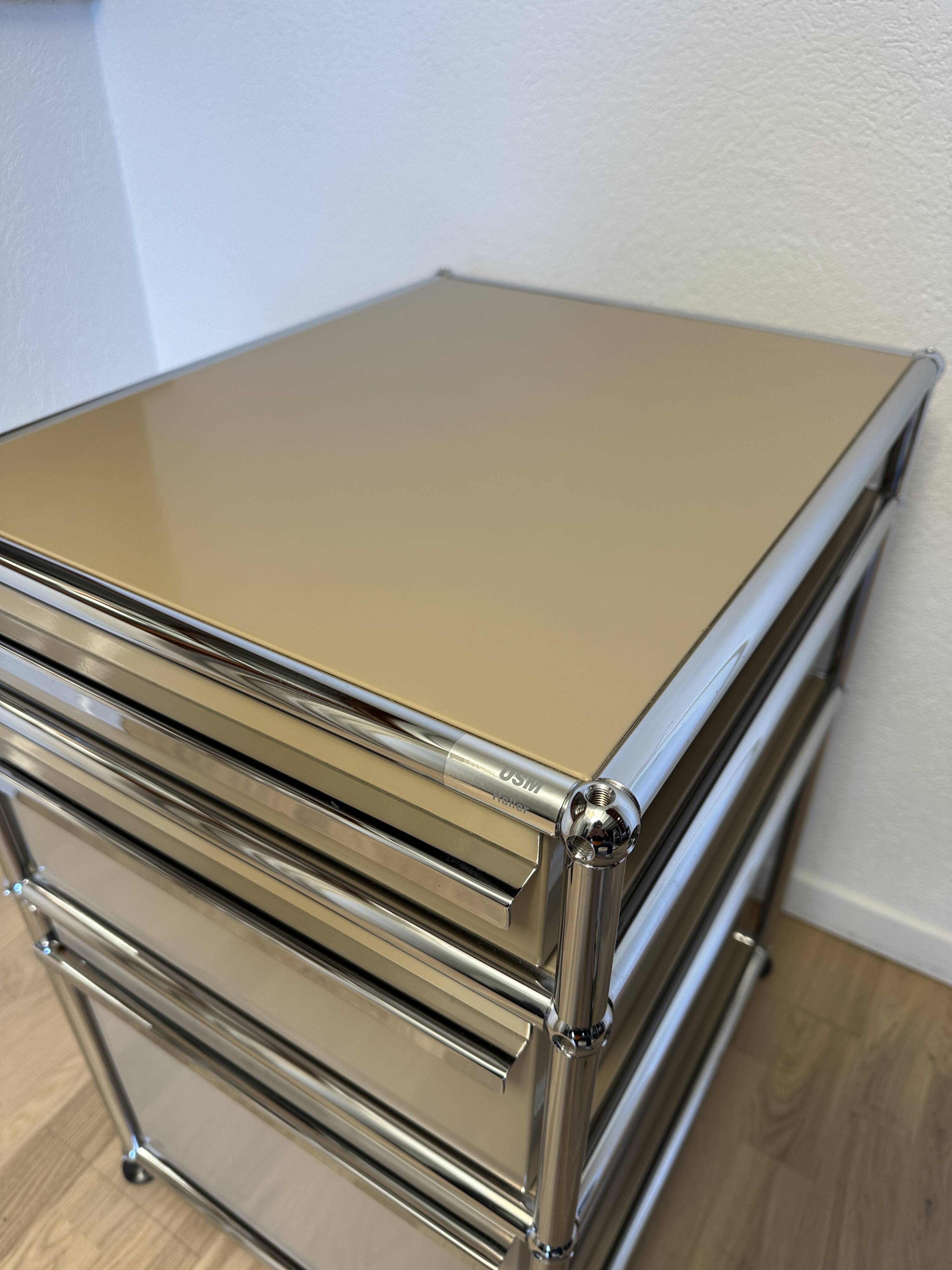 Caisson sur pieds USM Haller en Beige