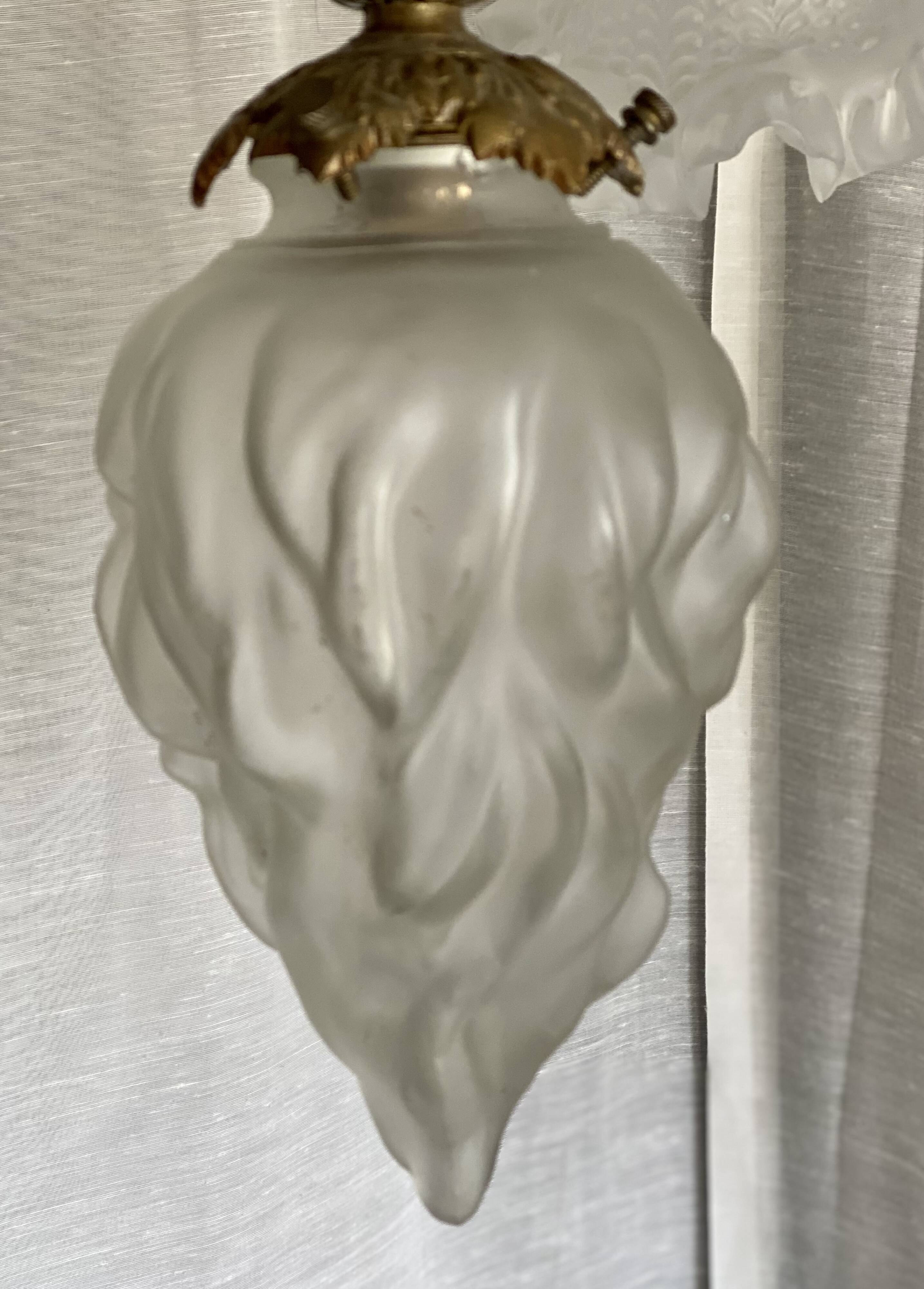 Fine gilded bronze lustre from the late 19th century.