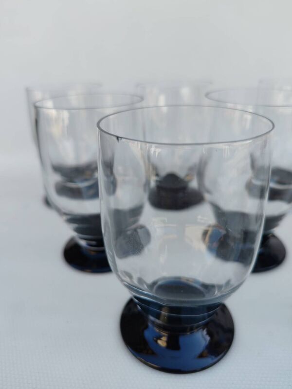 10 gobelets en verre d'époque art déco,par Daum.