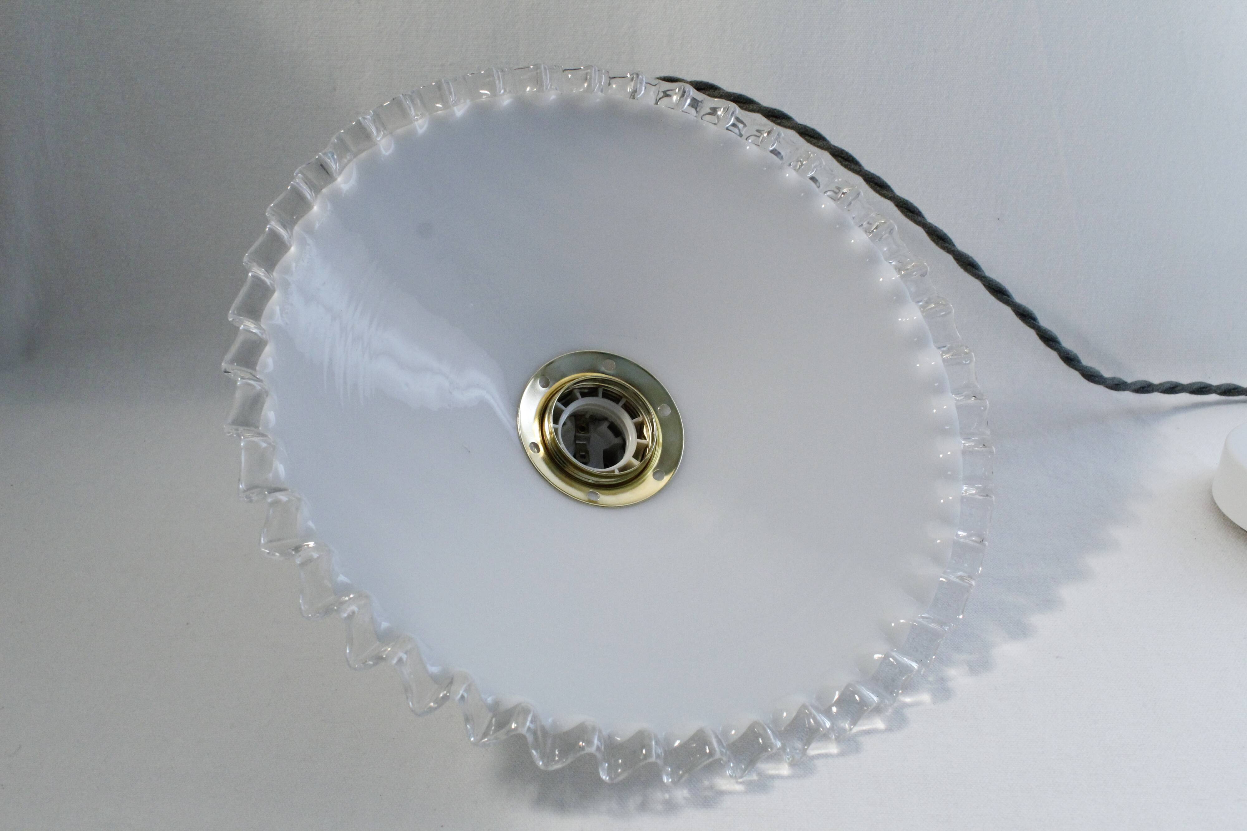 Vintage suspension lamp in white opaline with serrated edges