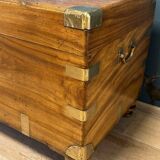 Coffre en bois de camphre du XIXe siècle