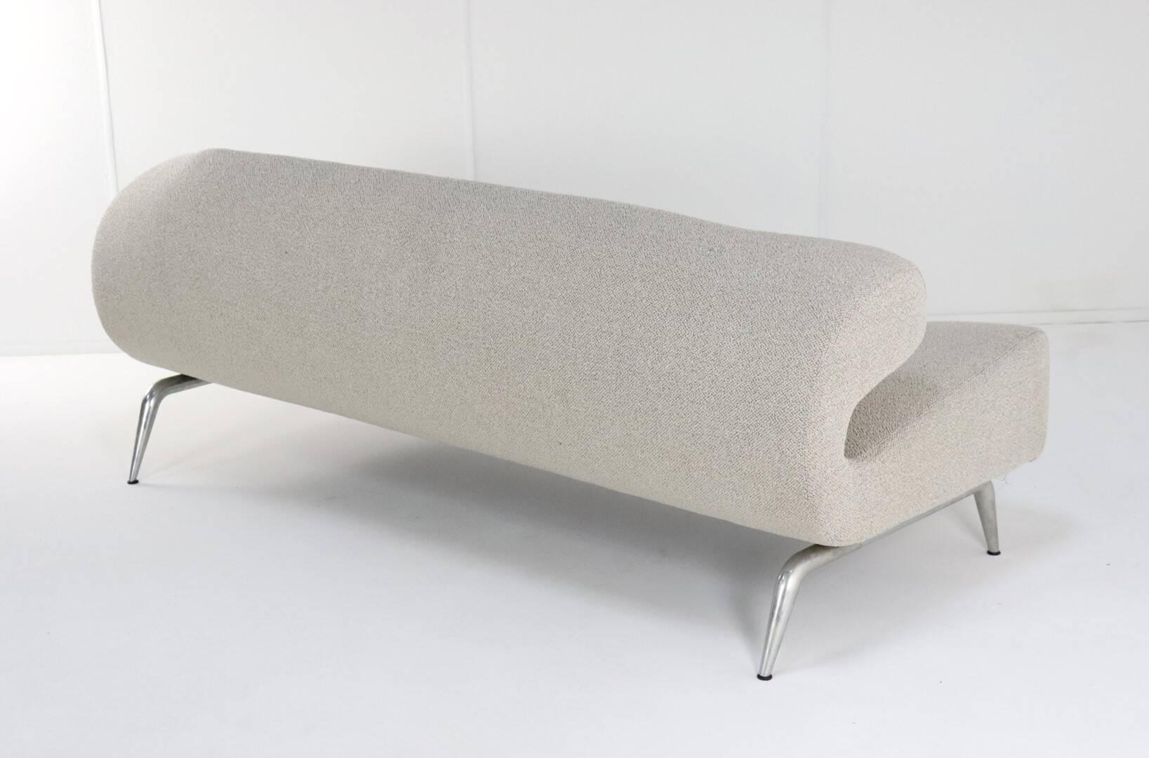 Banque Artifort Bird de Michael van der Kley