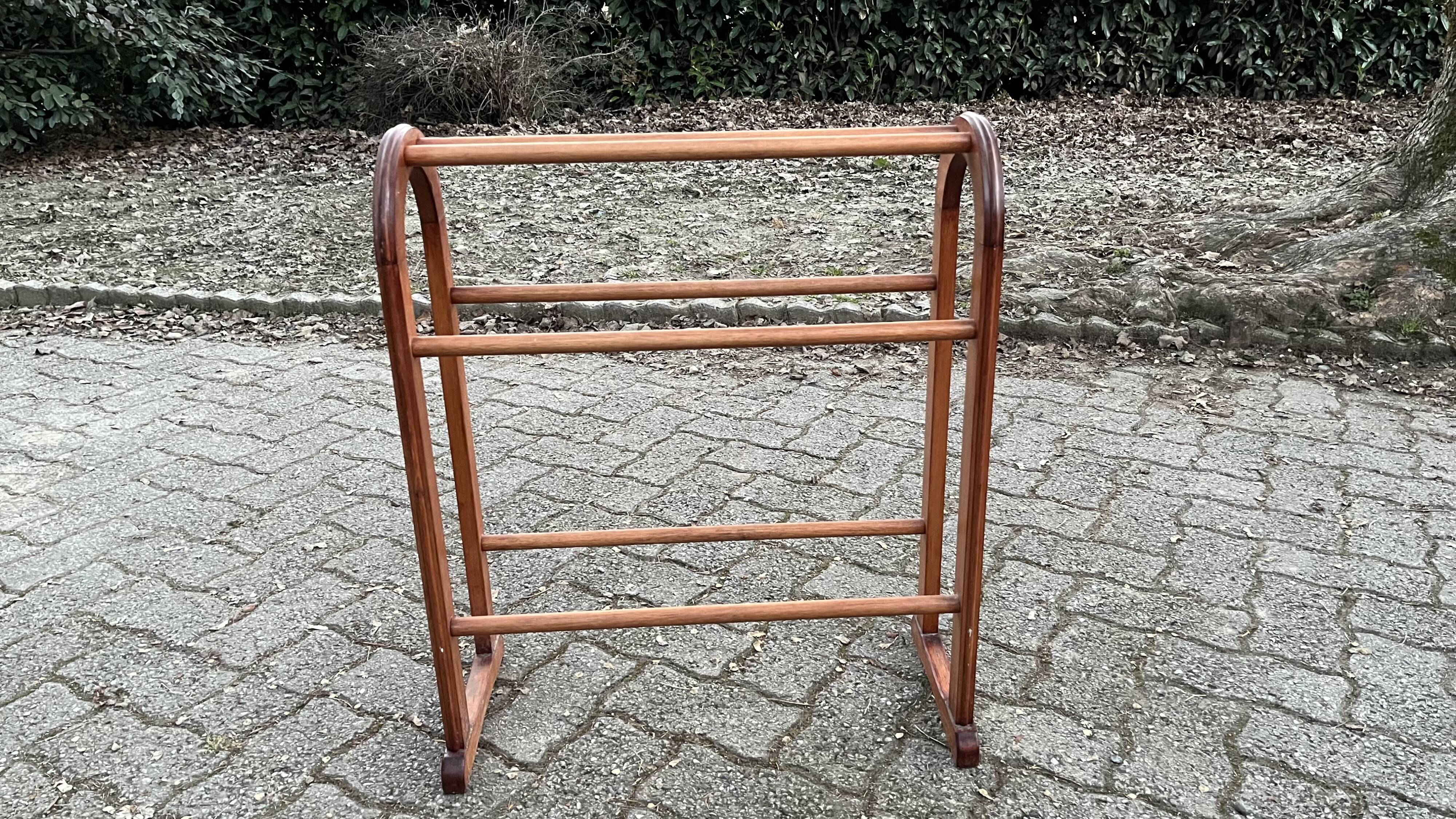 Vintage valet