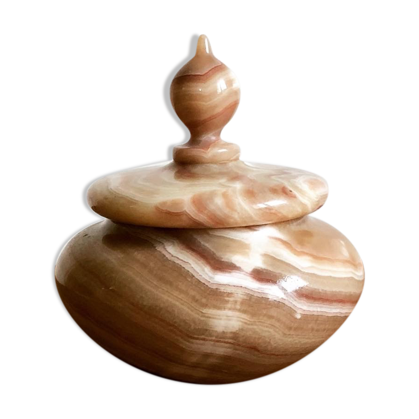 Alabaster pot