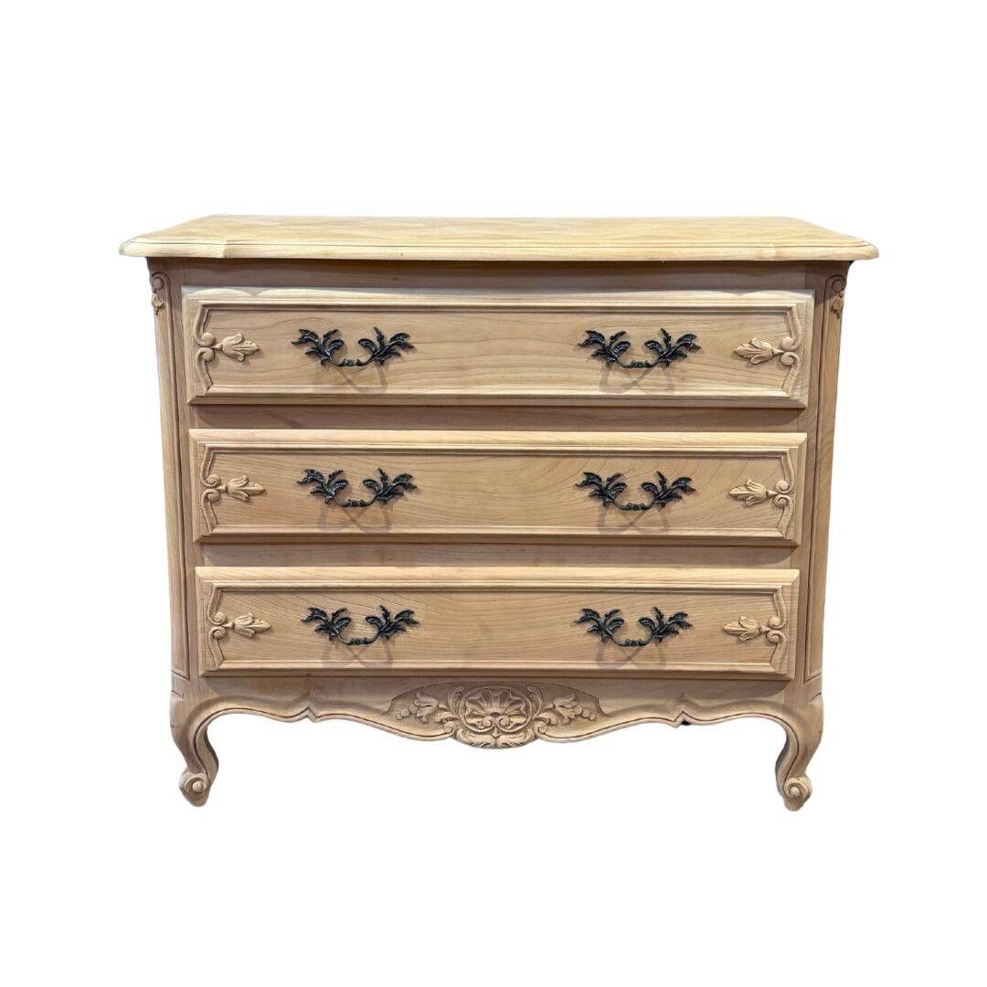 Commode aérogommée, de style Régence / Louis XV