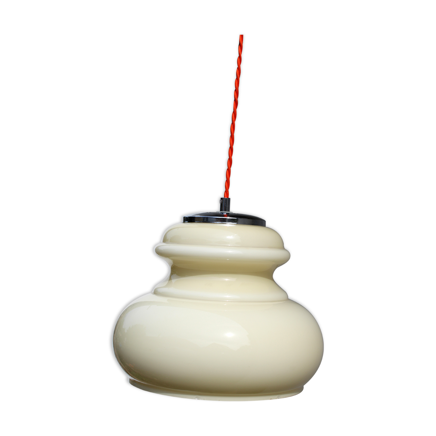 Space age suspension in opaline