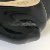 Empty black enamelled hand-shaped ceramic pocket, 1970