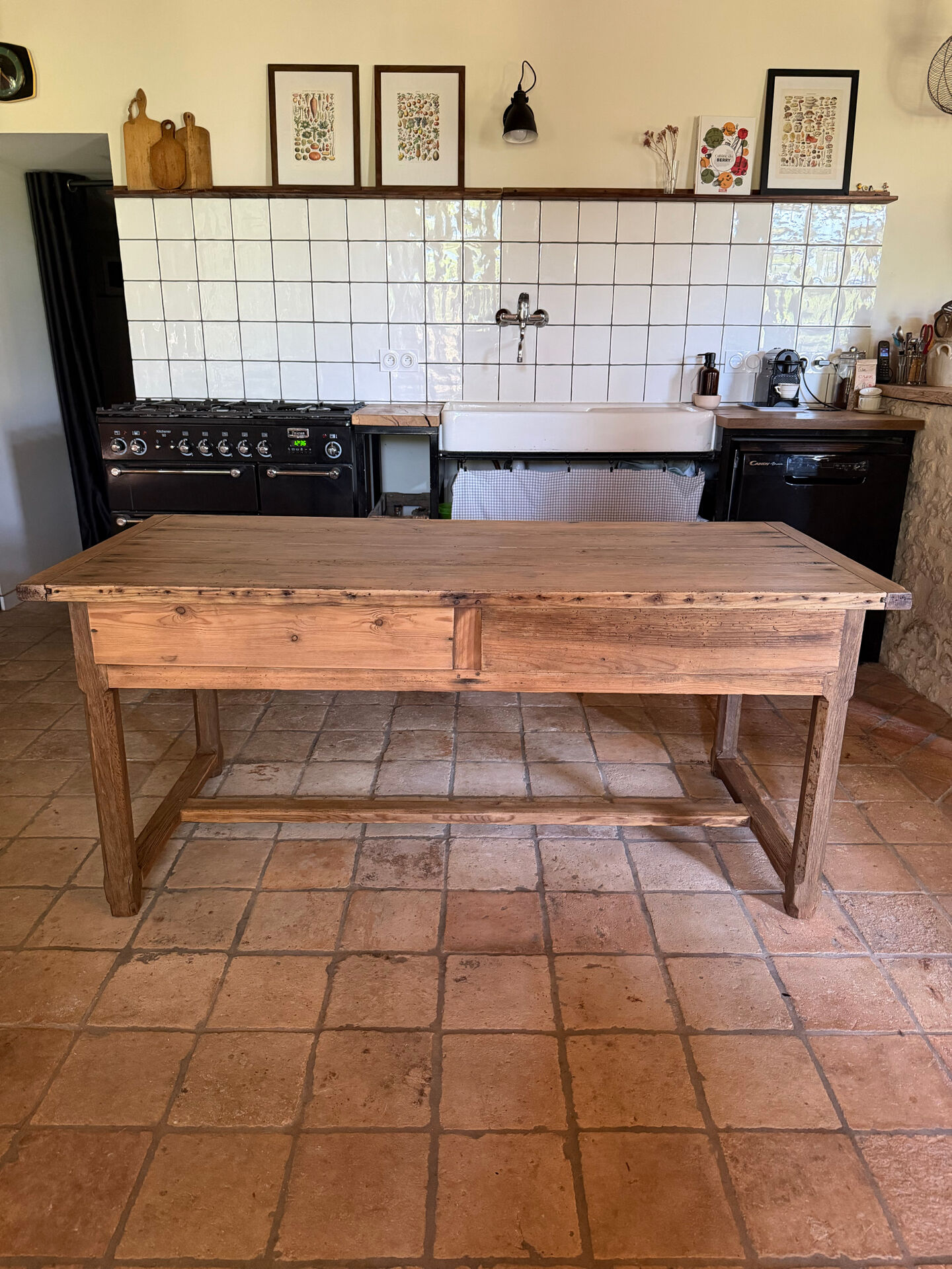 Îlot central en bois brut rénové