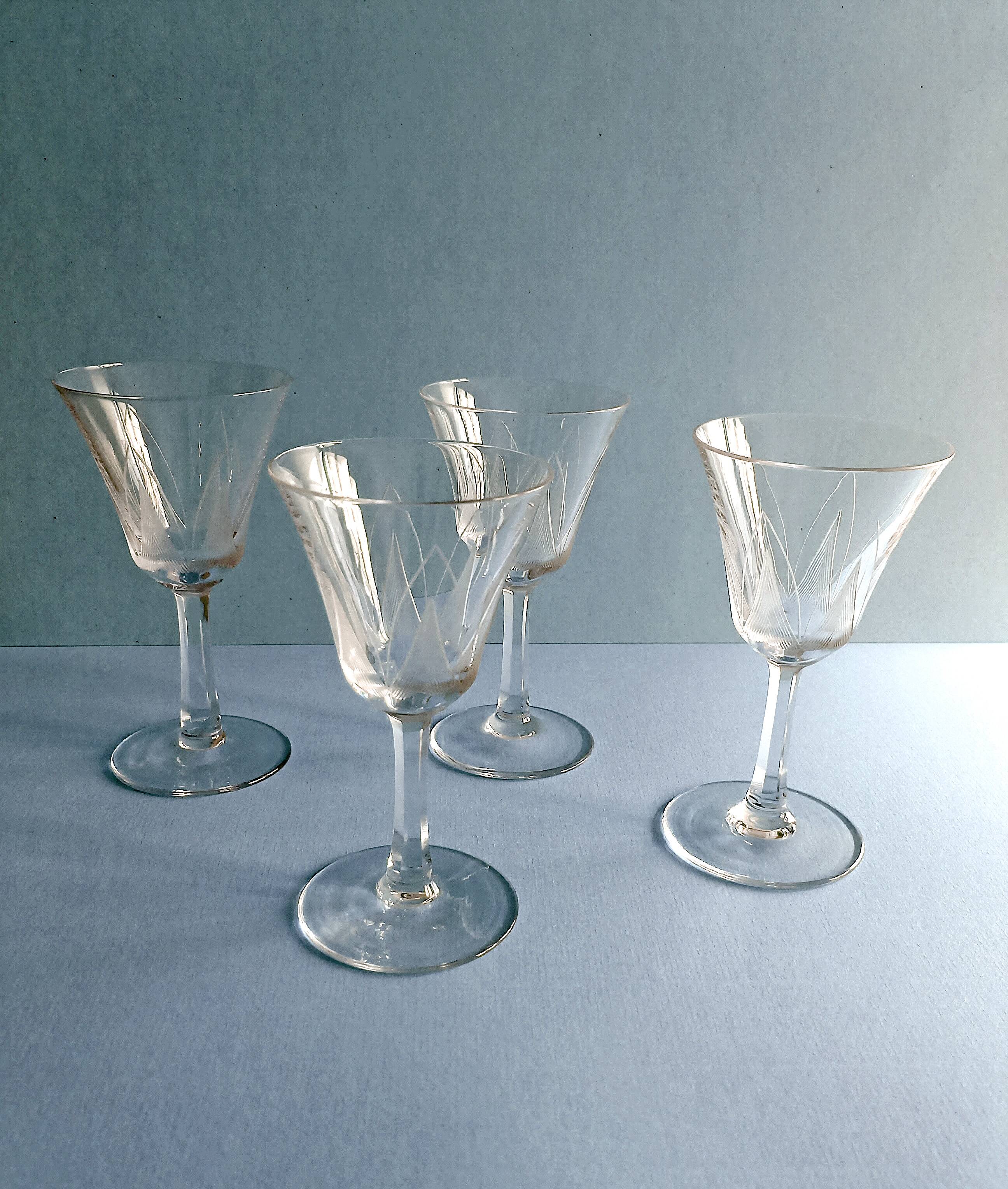 4 Antique Digestif Glasses on Foot Art Deco Pattern Cut Glass 1950s