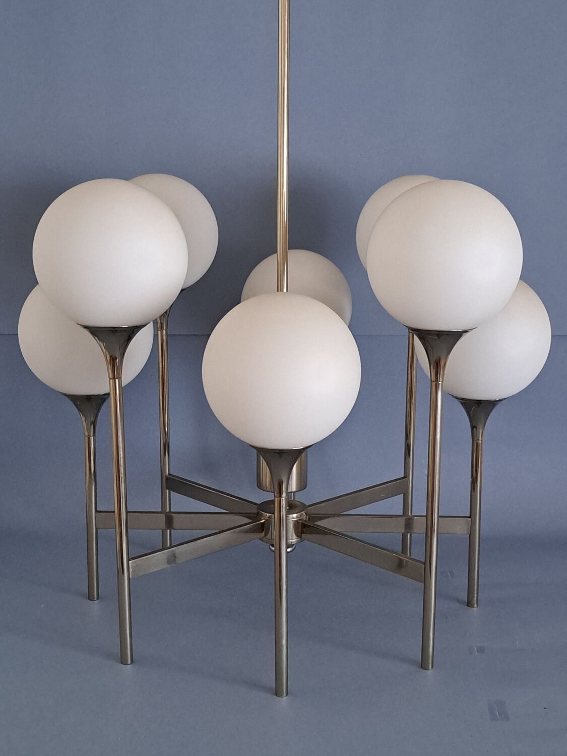 Chandelier Sciolari 8 balls in satin glass.