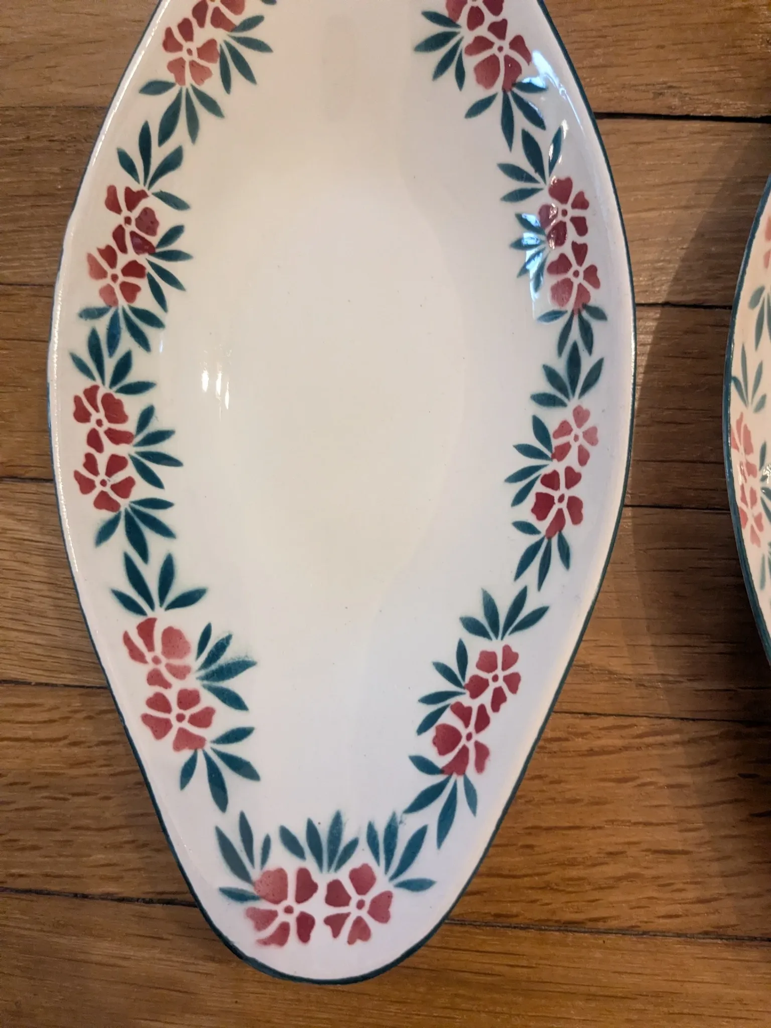 Pair of Nimy dishes