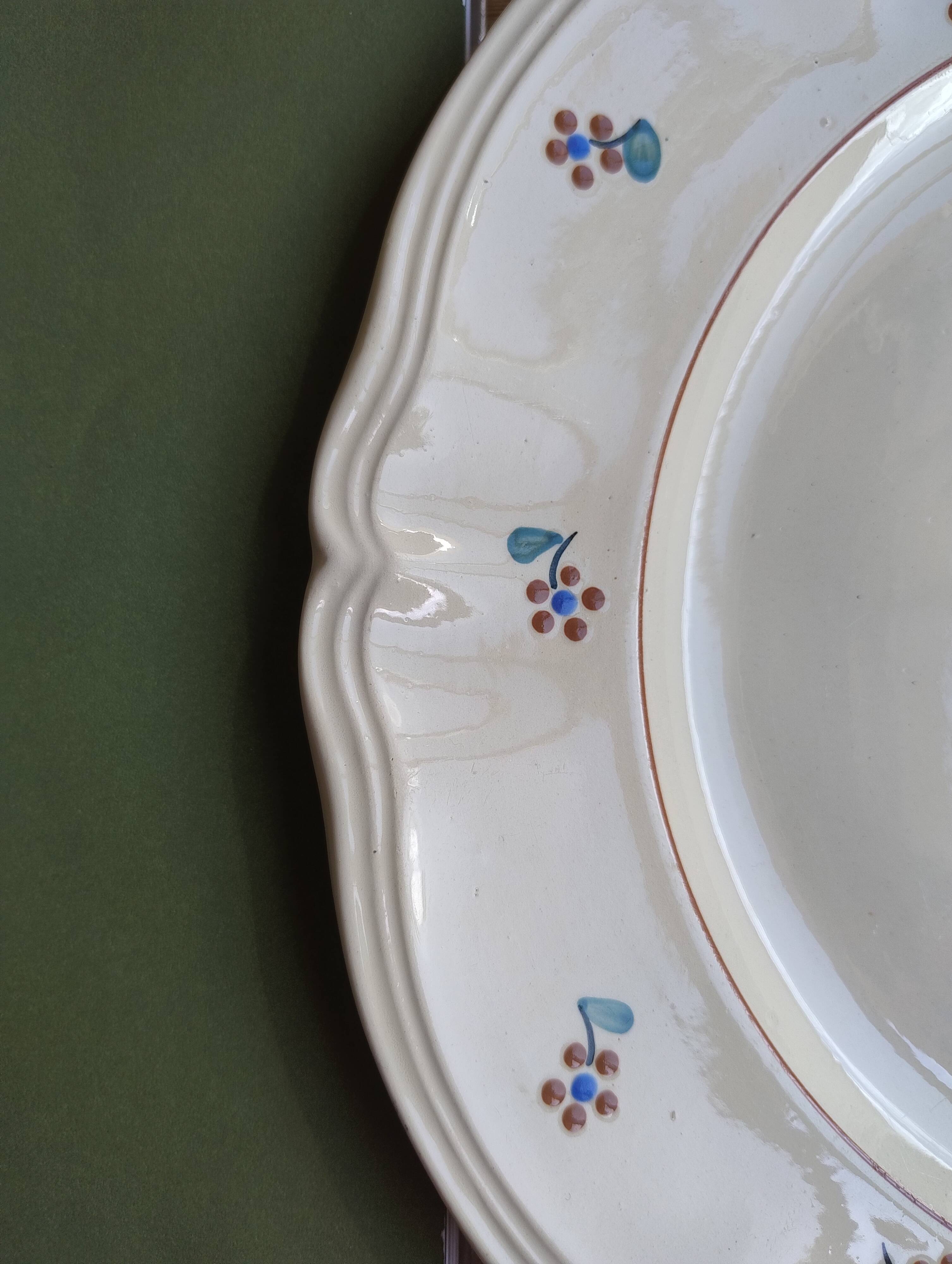 Vintage serving dish in earthenware Digoin & Sarreguemines Arromanches