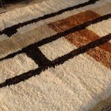 Handmade Berber Beni Ouraine rug, size 150 x 250 cm