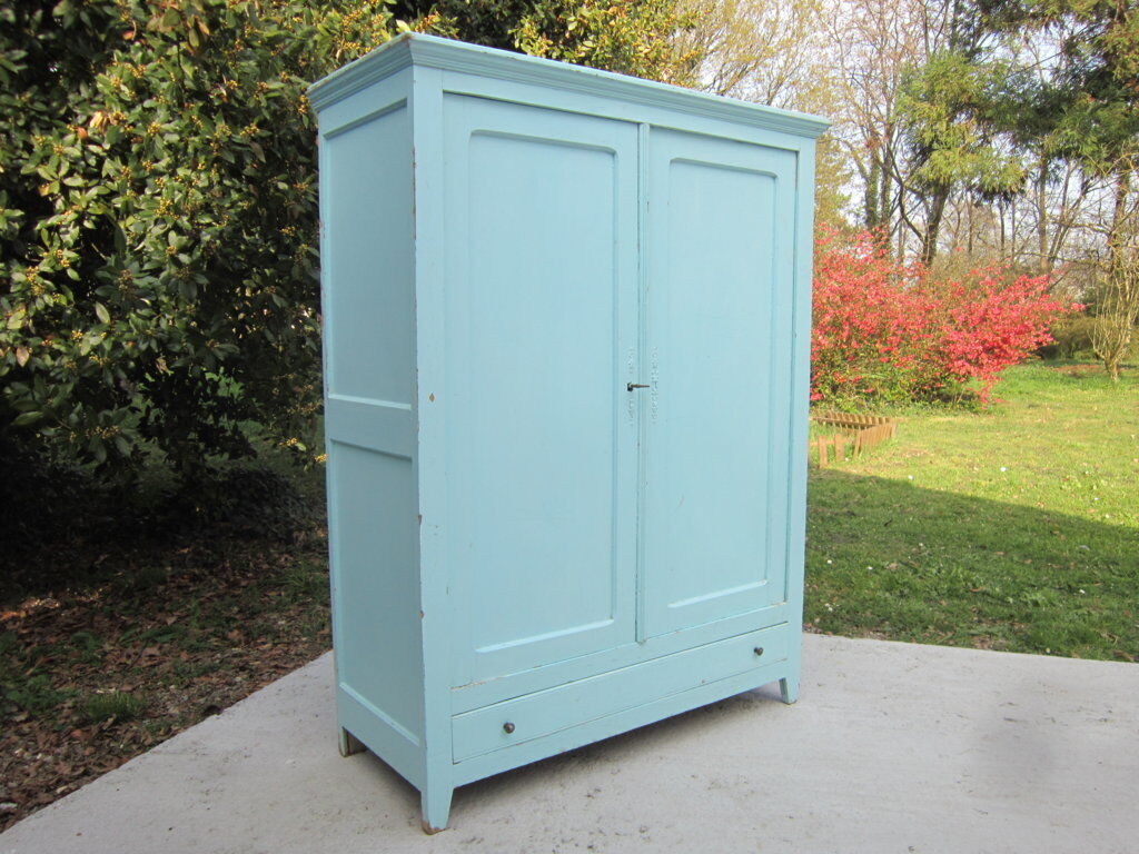 Small Paris wardrobe