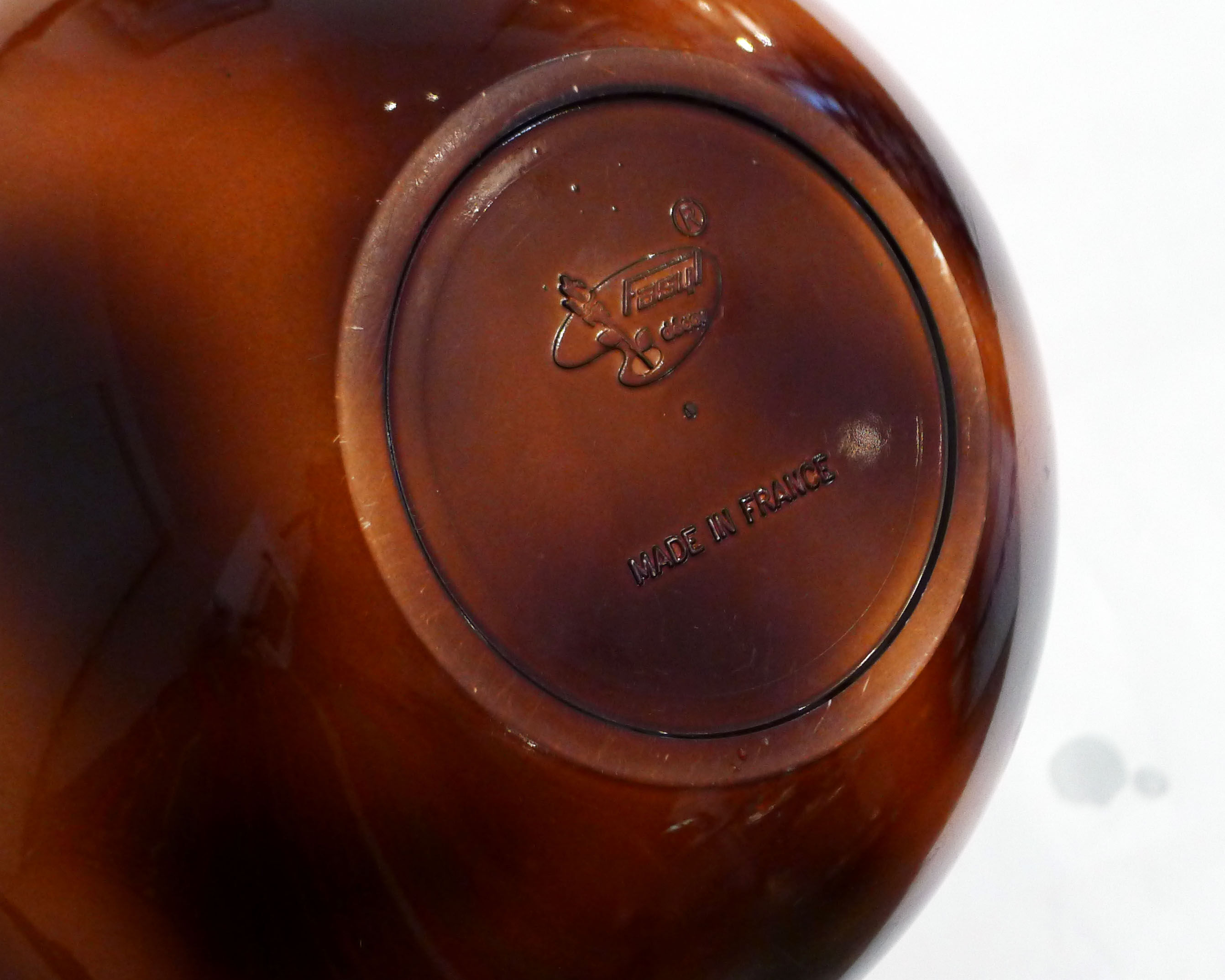 Ice bucket bowling ball scale