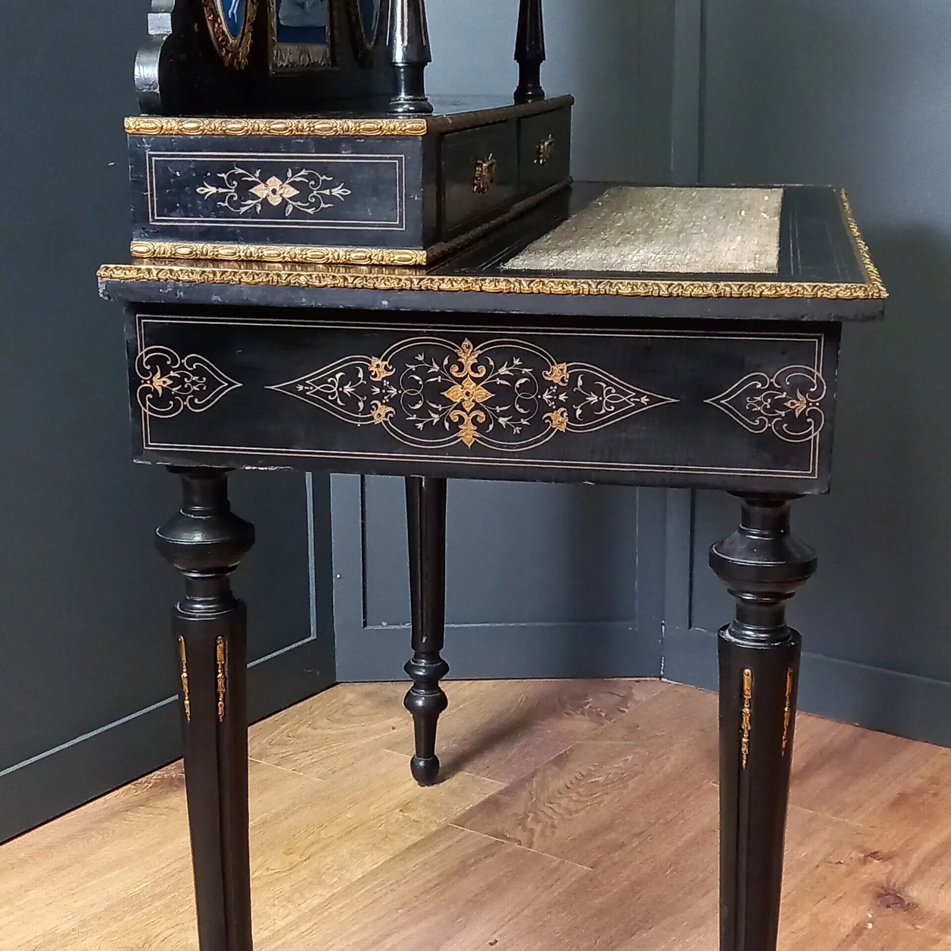 Ebonized wooden Bonheur du Jour