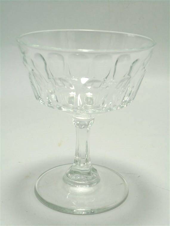 Set of 6 champagne glasses