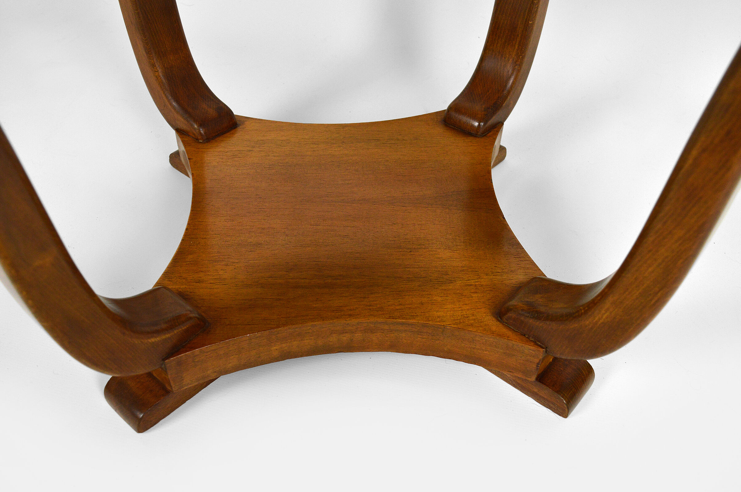 Round Art Deco pedestal table in walnut veneer circa 1930