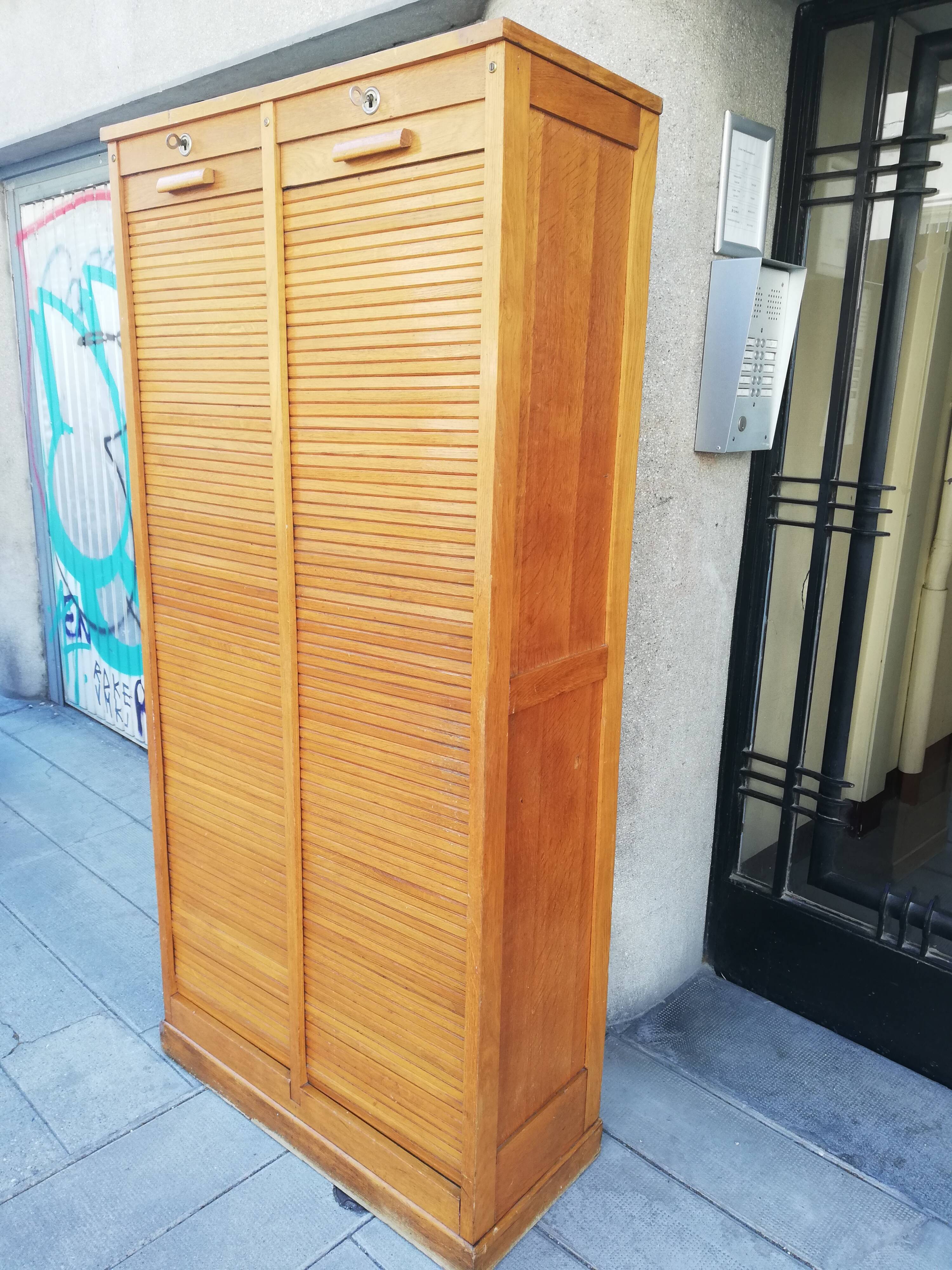 Notary furniture double oak curtain binder