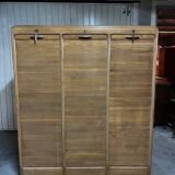 Curtain cabinet