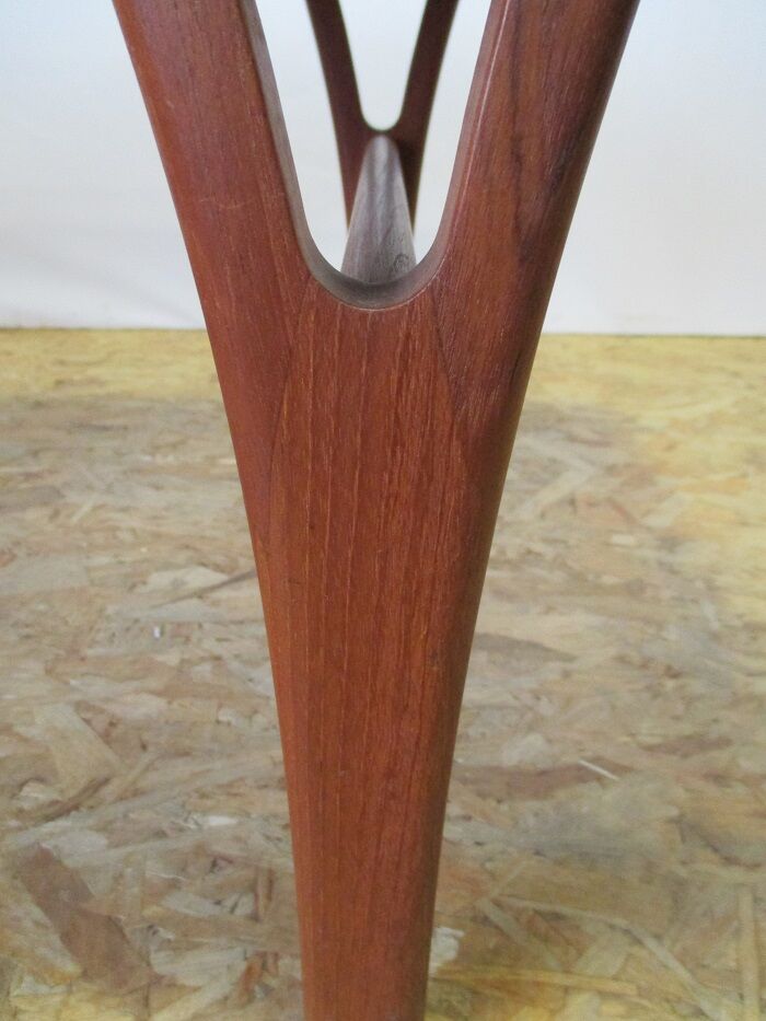 Scandinavian coffee table Trioh