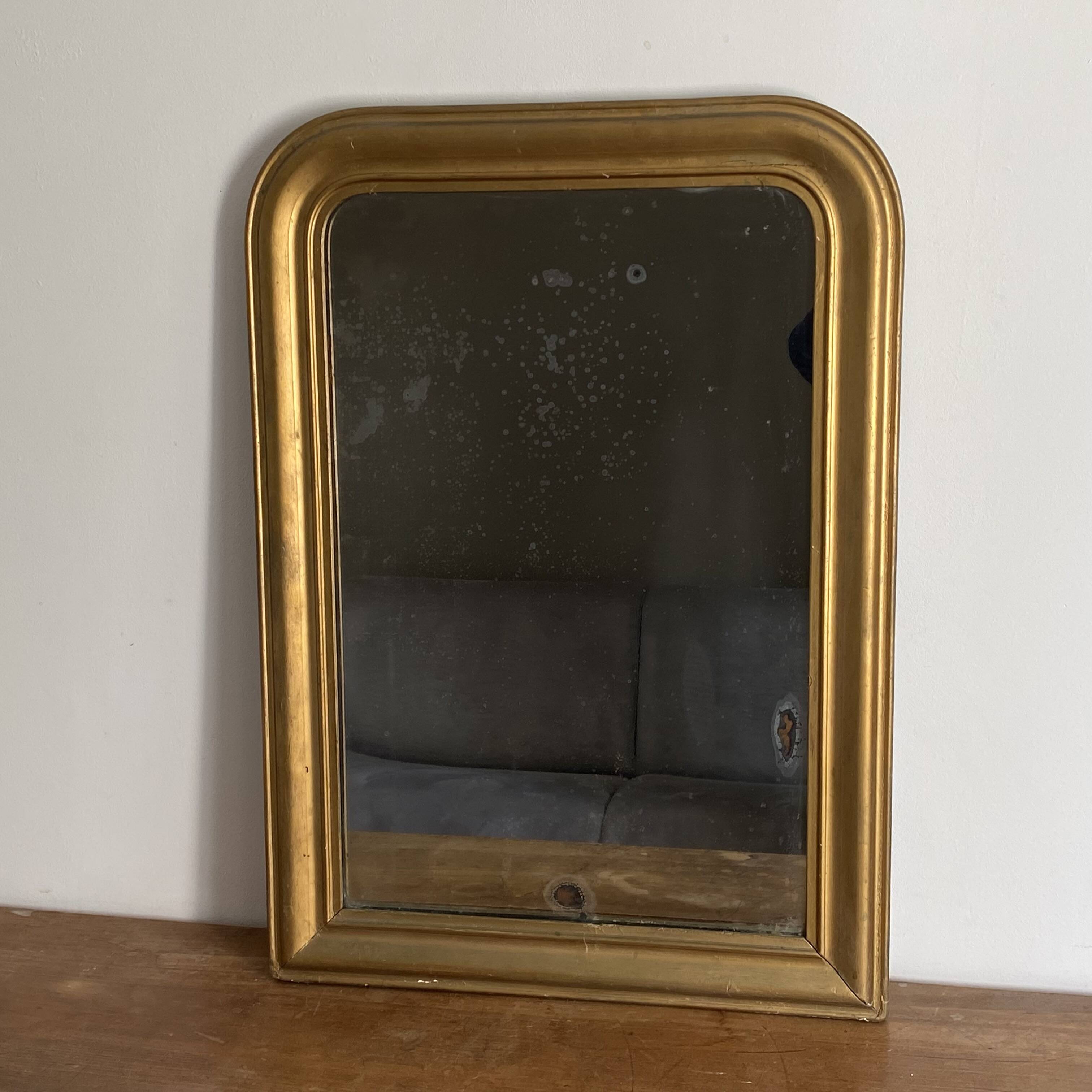 Louis Philippe mirror, late 19th century. Gilded. 88x62.